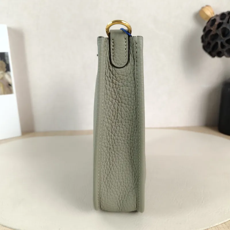 Hermès Crossbody Bag Evelyne Mini 16 Mini 16 TC Calfskin Mini 17 × 5.5 × 18 cm B — detail view 3 of 11