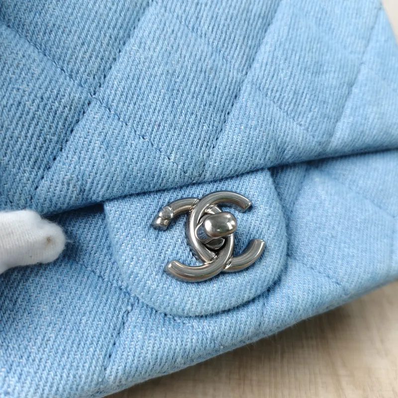 Chanel Crossbody Bag Blue mini19 × 8 × 14 cm — detail view 4 of 12