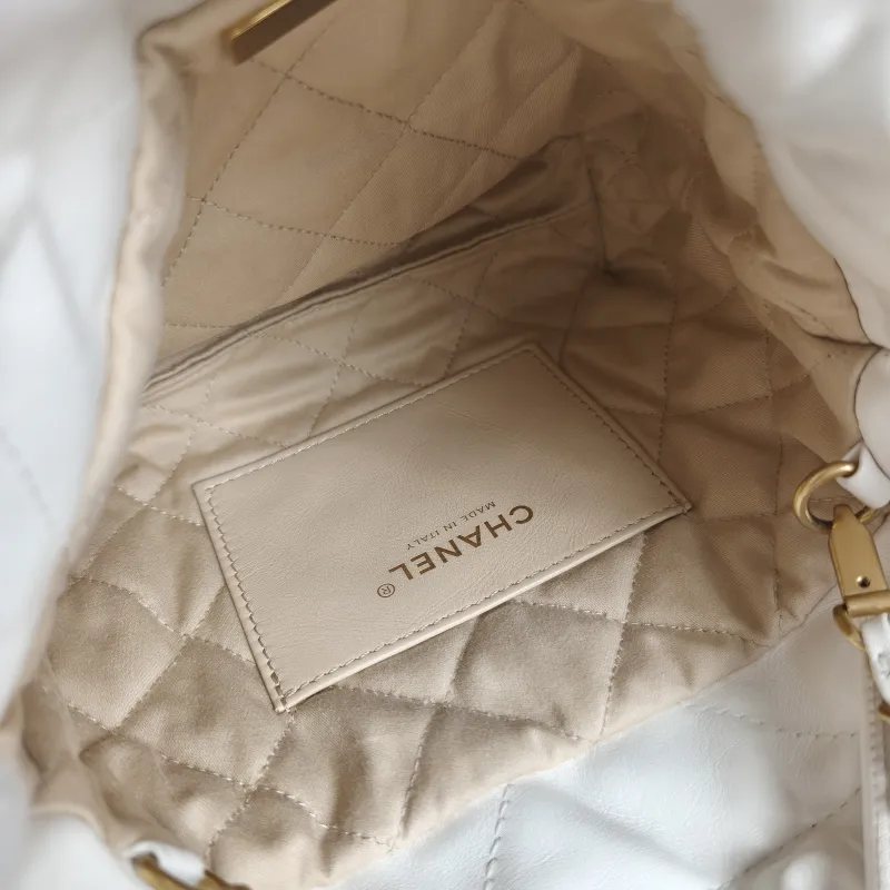 Chanel Shoulder Bag 22Bag White CC alfskin Mini 20 × 6 × 19 cm — detail view 4 of 11