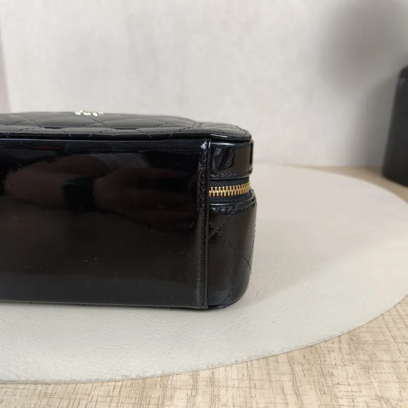 Chanel Crossbody Bag25b Black Patent Leathermini19.5 × 8.5 × 12 cm — detail view 3 of 12