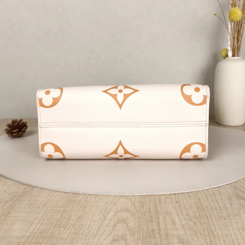 Louis Vuitton Shoulder Bag Onthego White Empreinte Embossed Calfskin Monogram Small25 × 11.5 × 19 cm — cover view 3 of 5