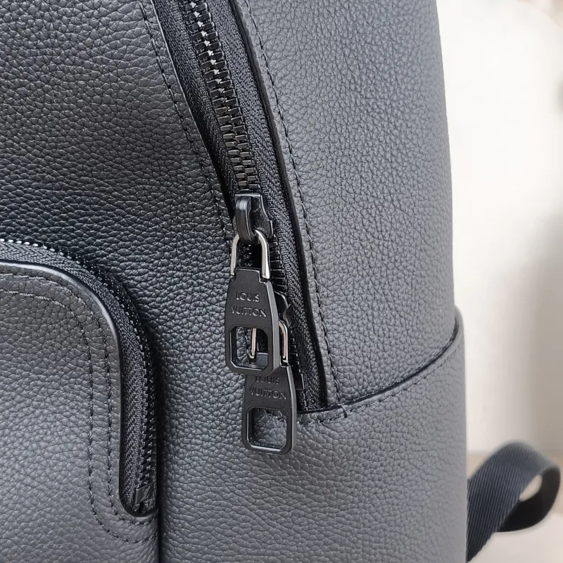 Louis Vuitton Backpack discovery Backpack Black Calfskin 29 × 20 × 38 cm — detail view 6 of 12