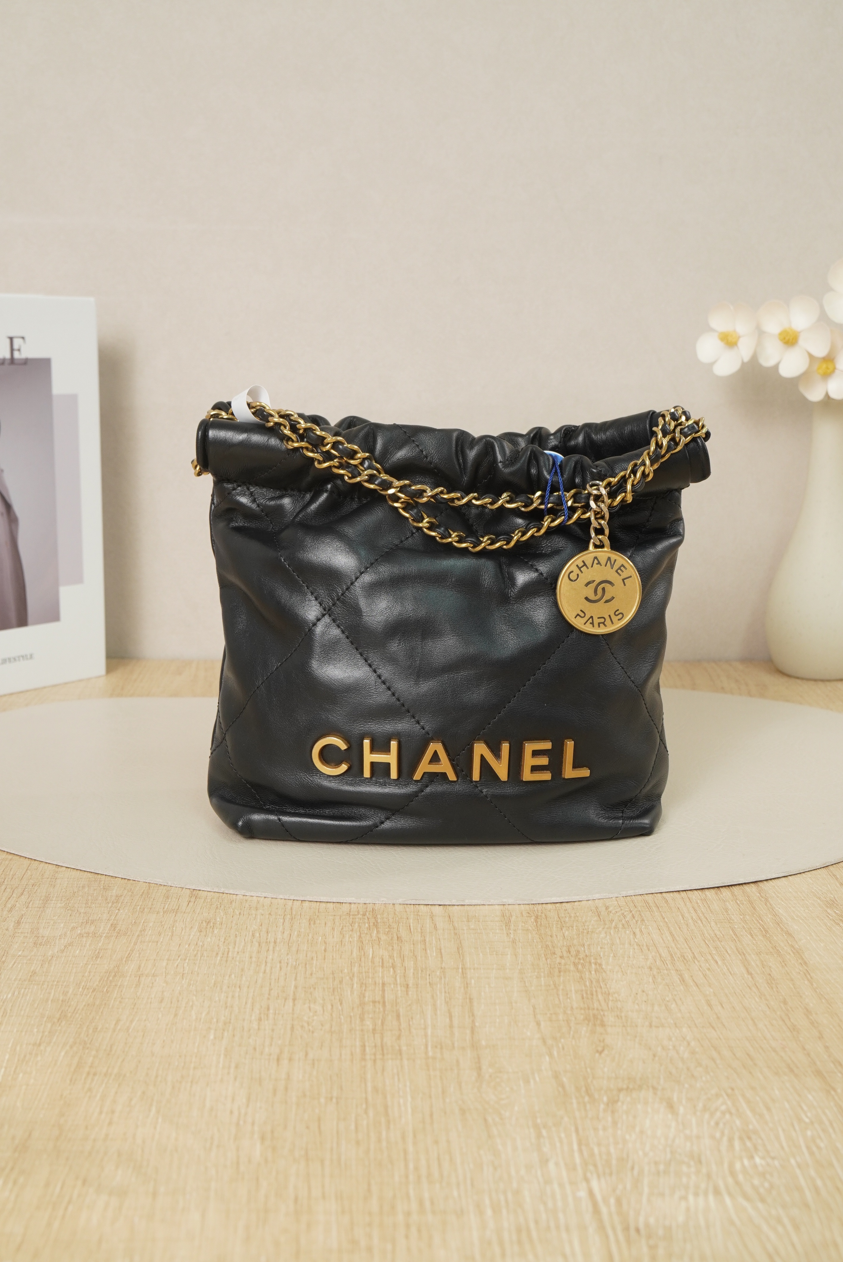 Chanel Shoulder Bag Black with Gold-Tone Hardware Calfskin22 Mini — cover view 2 of 7