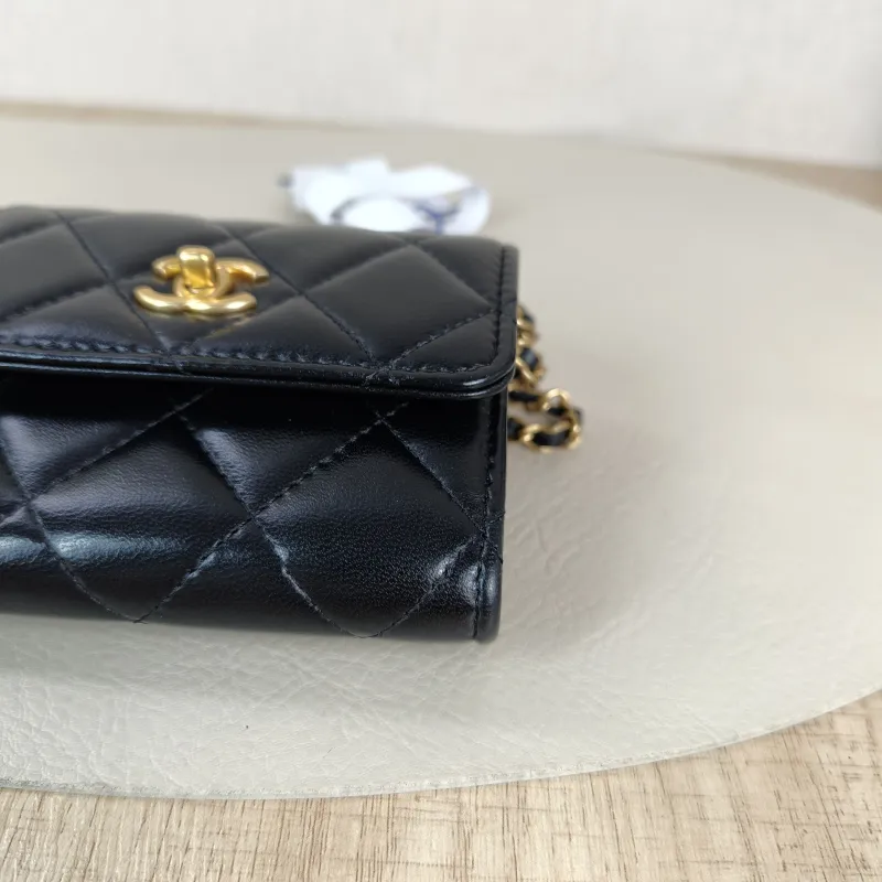 Chanel Crossbody Bag Crossbody Bag Black Lambskin One Size11 × 2 × 9 cm — detail view 8 of 11