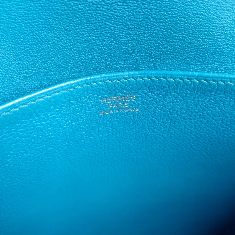 Hermès Shoulder Bag Halzan 25 Evercolor Calfskin Small 25 × 8 × 17 cm B — detail view 11 of 12