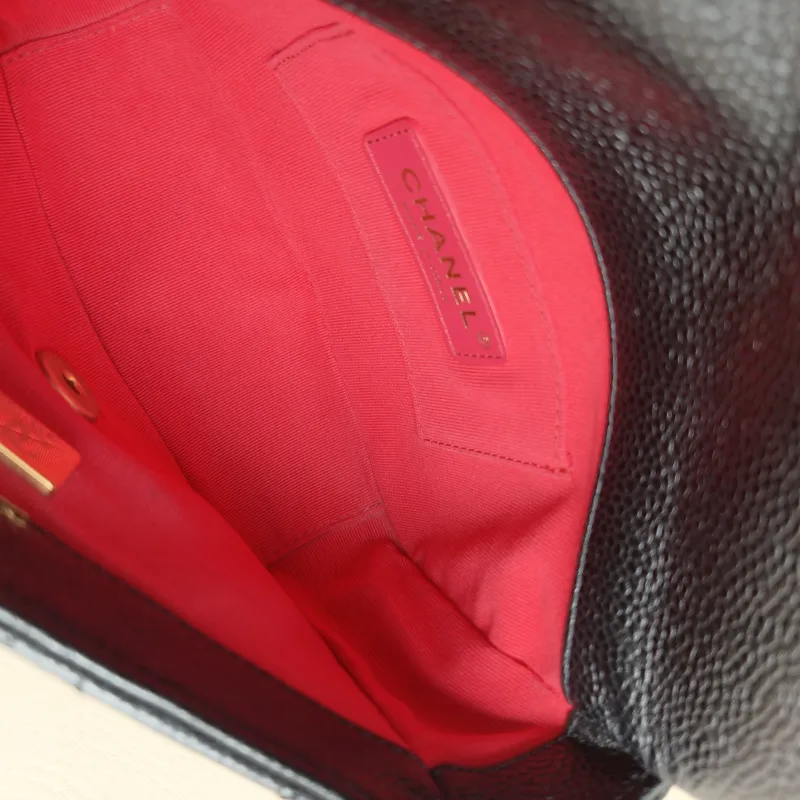Chanel Crossbody Bag Black Grained Calfskin 19 × 6 × 14 cm — detail view 3 of 11