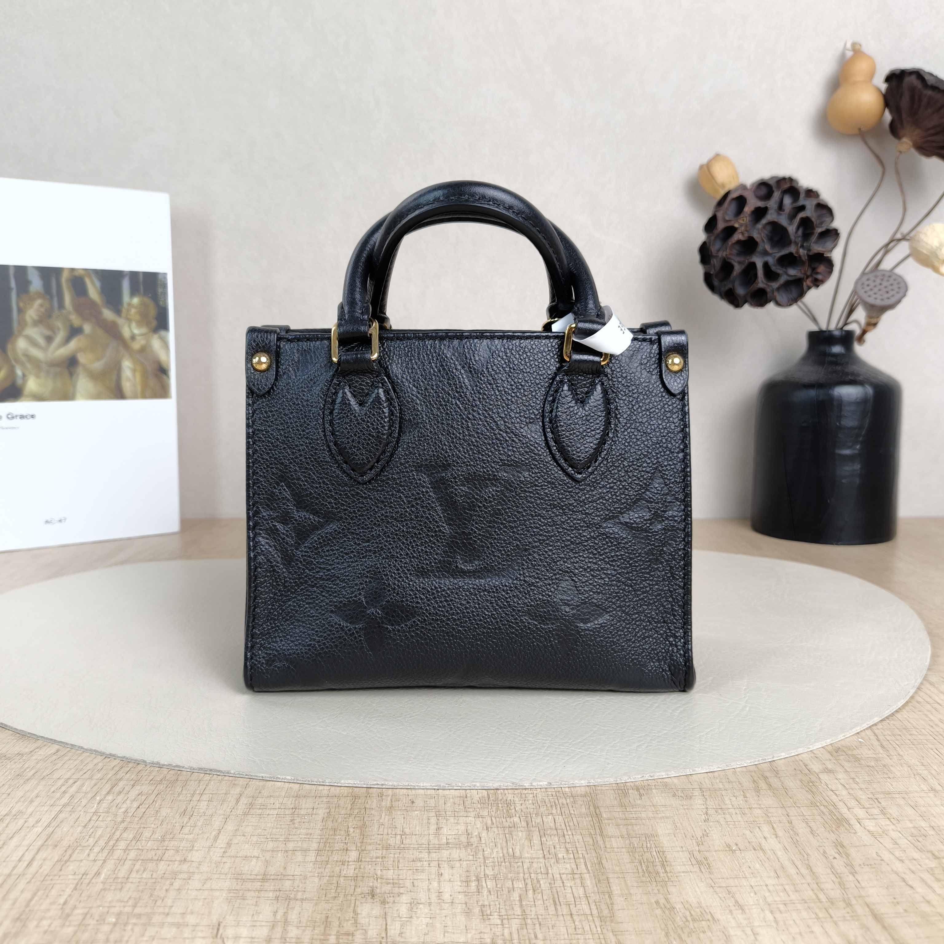 Louis Vuitton Crossbody Bag Onthego BB Black Empreinte Embossed Calfskin Monogram BB18 × 8.5 × 15 cm