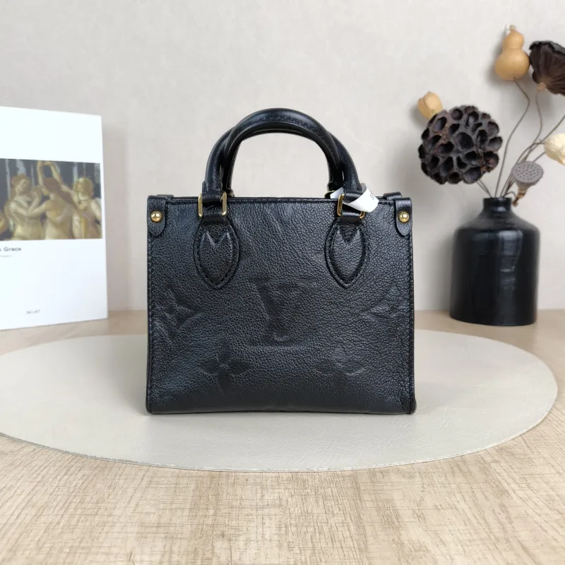 Louis Vuitton Crossbody Bag Onthego BB Black Empreinte Embossed Calfskin Monogram BB18 × 8.5 × 15 cm