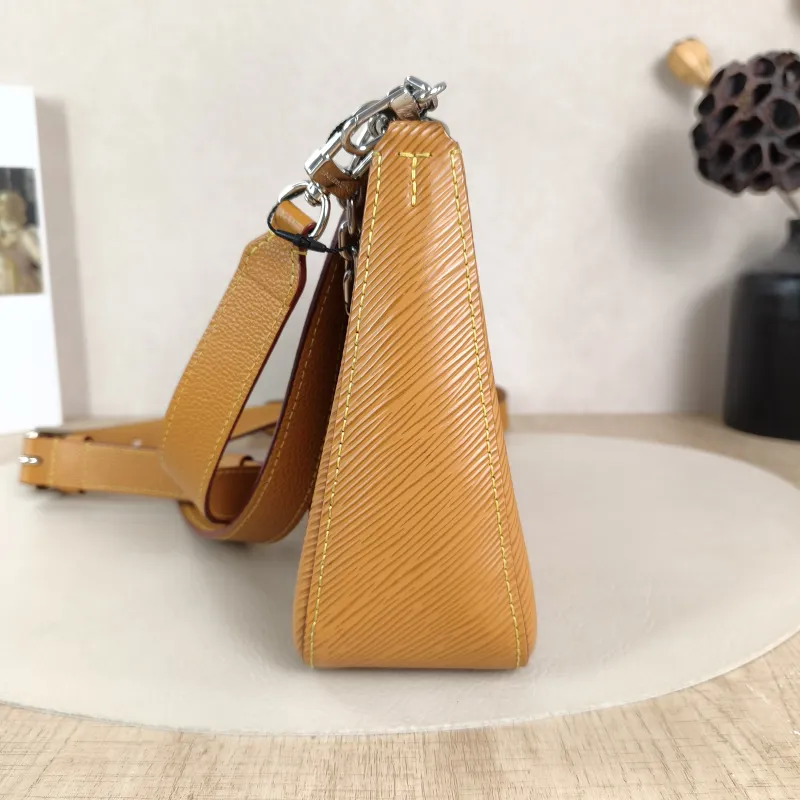 Louis Vuitton Crossbody Bag MARELLE Epi Embossed Calfskin Small25 × 8 × 15 cm — detail view 6 of 10