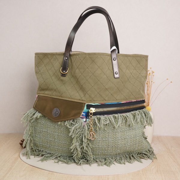 Chanel Woven Green Canvas23 · 43 × 10 × 38 cm