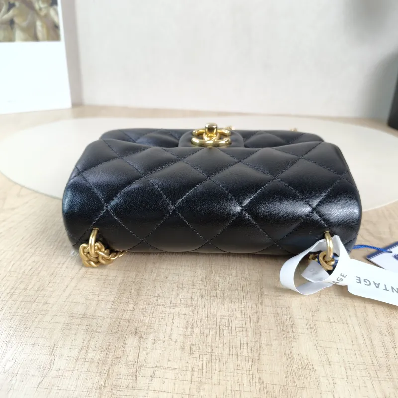 Chanel Crossbody Bag Classic Flap Mini CF Mini Lambskinmini17 × 8 × 13.5 cm — detail view 1 of 13