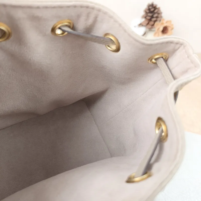 Louis Vuitton Crossbody Bag NANO NOÉ Bucket Bag Nano · White Empreinte Embossed Calfskin Monogramnano13 × 10 × 16 cm — detail view 13 of 15