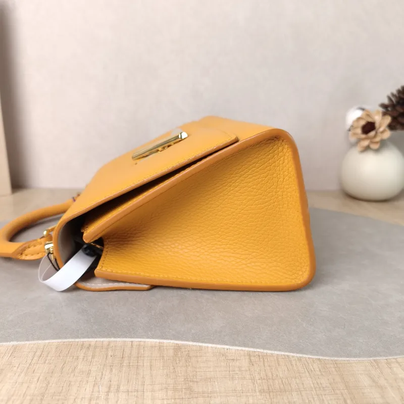Louis Vuitton Shoulder Bag Twist One Handle Edition Small 25 × 11 × 17 cm — detail view 4 of 14