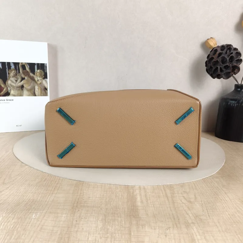 LOEWE Shoulder Bag Puzzle Brown CC alfskin Medium 29 × 14 × 19.5 cm — cover view 5 of 6