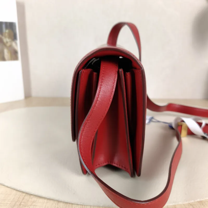 CELINE Crossbody Bag Classic Box Red Calfskin Mini 16 × 7 × 13 cm Conditioned — detail view 2 of 11