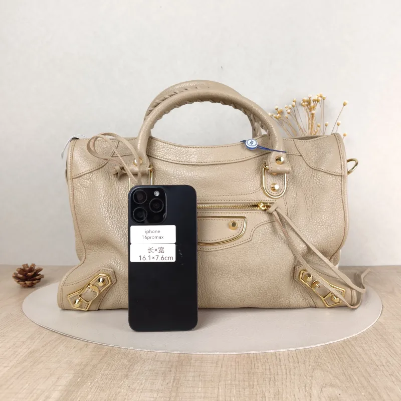 BALENCIAGA Shoulder Bag Classic City Calfskin Medium 37 × 15 × 23.5 cm — cover view 5 of 5
