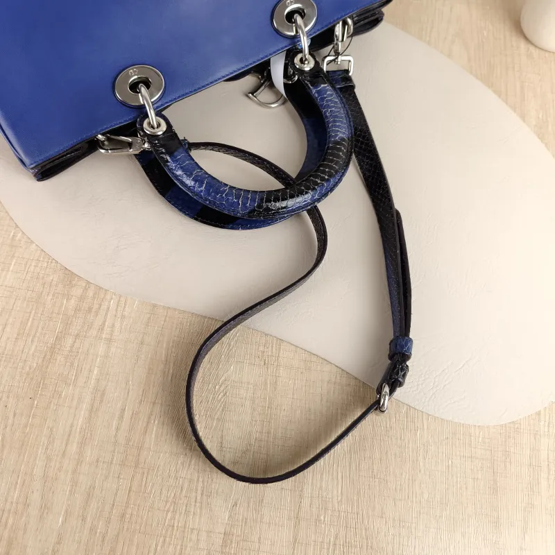 DIOR Top Handle Bag issimo Tote Bag Navy Calfskin · Medium 32 × 11 × 23 cm — detail view 2 of 10