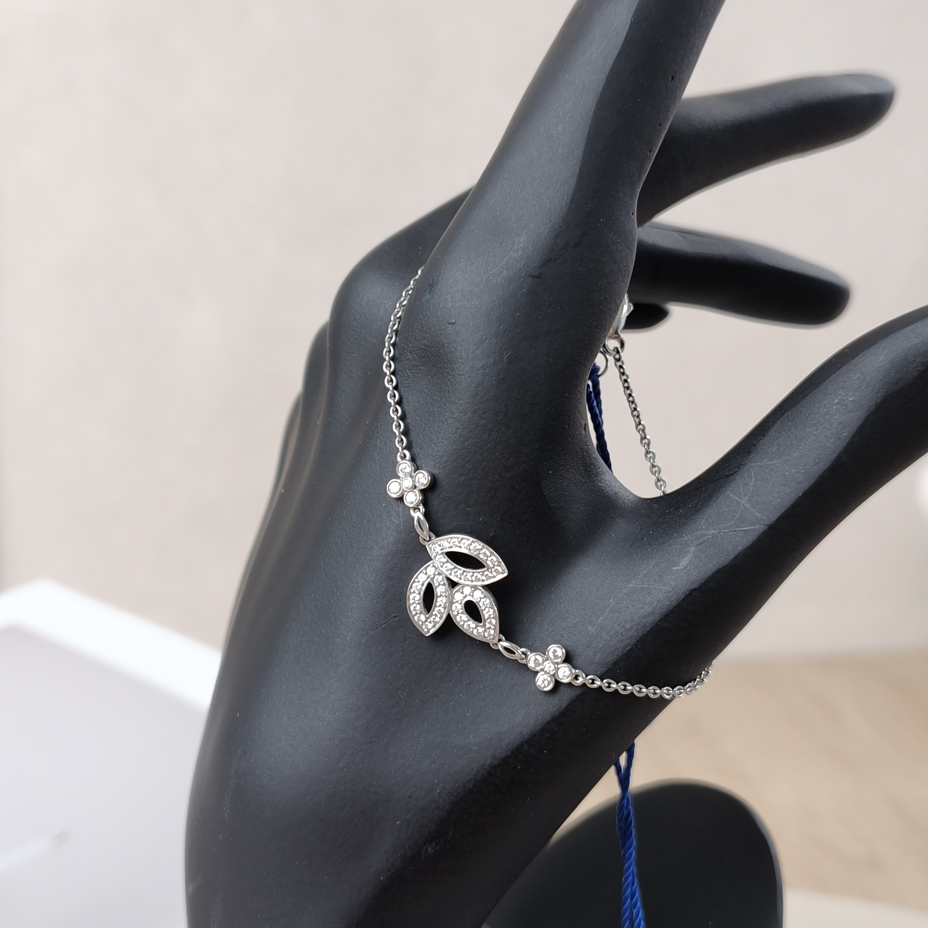 HARRY WINSTON Bracelet Lily Cluster Collection Bracelet Diamond 950 16.5One Size — cover view 8 of 14