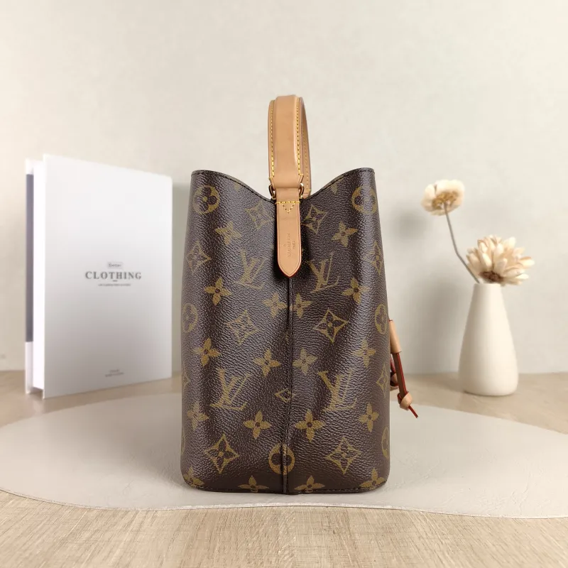 Louis Vuitton Crossbody Bag NÉONOÉ Bucket Bag BB Monogram PVC BB 20 × 13 × 20 cm — detail view 10 of 10