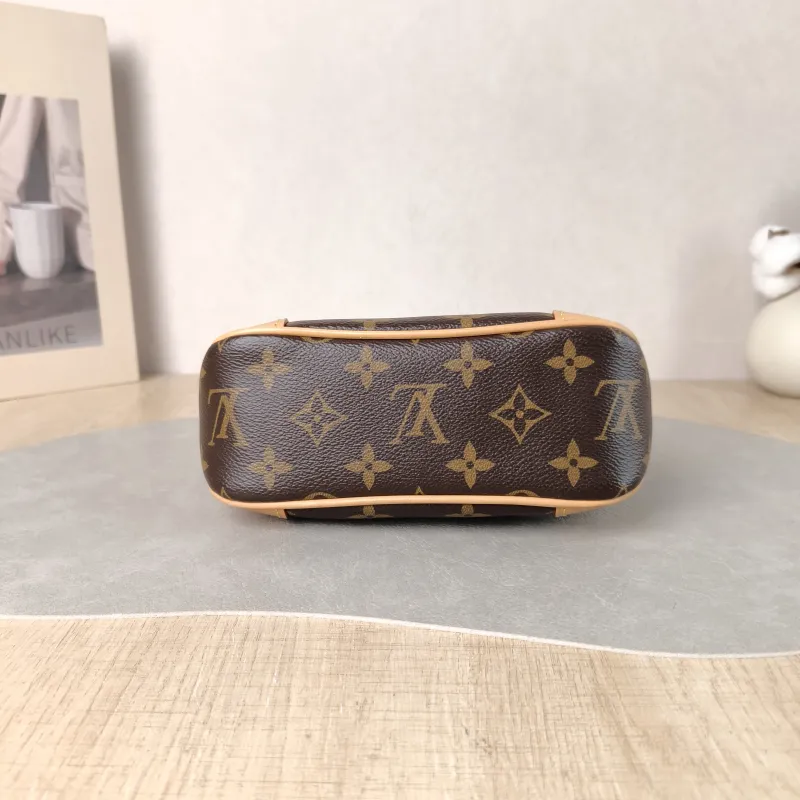 Louis Vuitton Crossbody Bag Boulogne PVC nano 19 × 8 × 13 cm — cover view 6 of 6