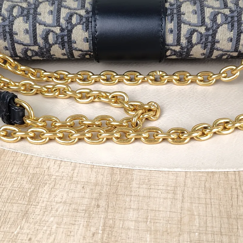 DIOR Crossbody Bag 30Montaigne 30 Edition Canvas Medium 25 × 9 × 16.5 cm — detail view 7 of 12