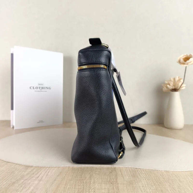 Loro Piana Backpack Backpack Black Calfskin One Size23 × 8 × 21 cm — detail view 2 of 10