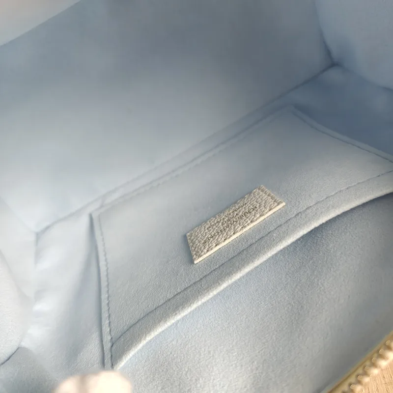 Louis Vuitton Crossbody Bag Speedy20 White · Blue Calfskin One Size 20.5 × 12 × 13.5 cm — detail view 3 of 12