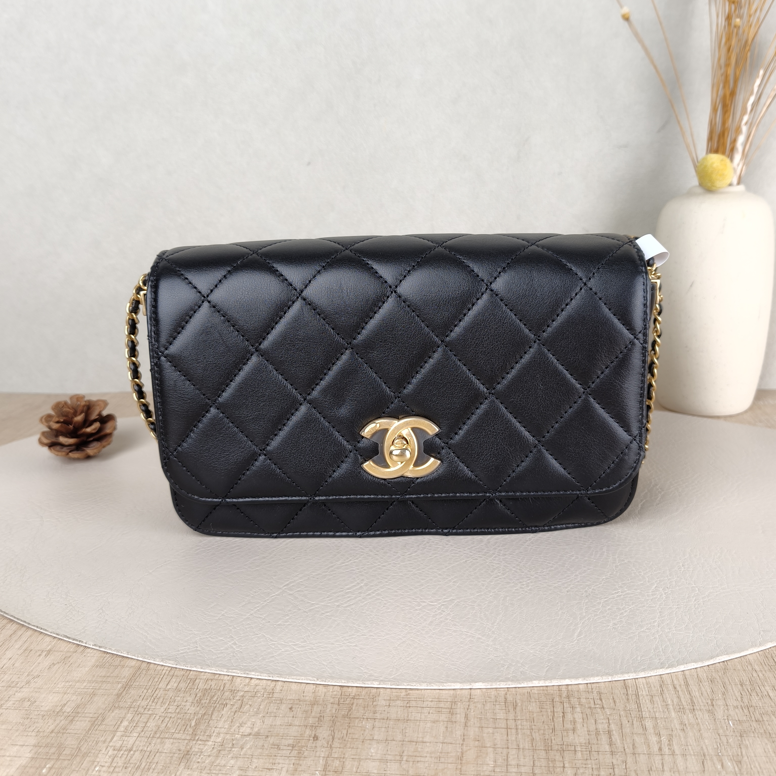 Chanel Crossbody Bag Crossbody Bag Black Lambskin One Size21 × 6 × 13 cm