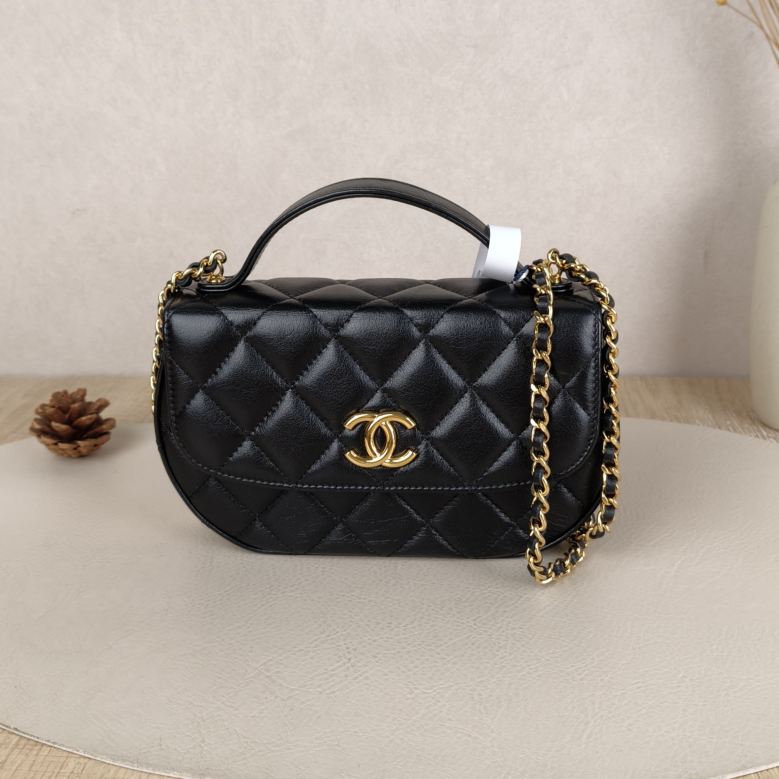 Chanel Crossbody Bagcf Collection Crossbody Bag Black Lambskin One Size18 × 3.5 × 11.5 cm — cover view 1 of 8