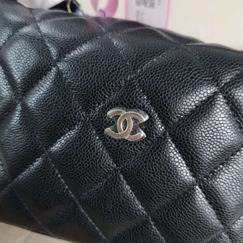 Chanel Crossbody Bag Vanity Case Bag Black Grained Calfskin 20 × 6 × 19 cm — detail view 4 of 10