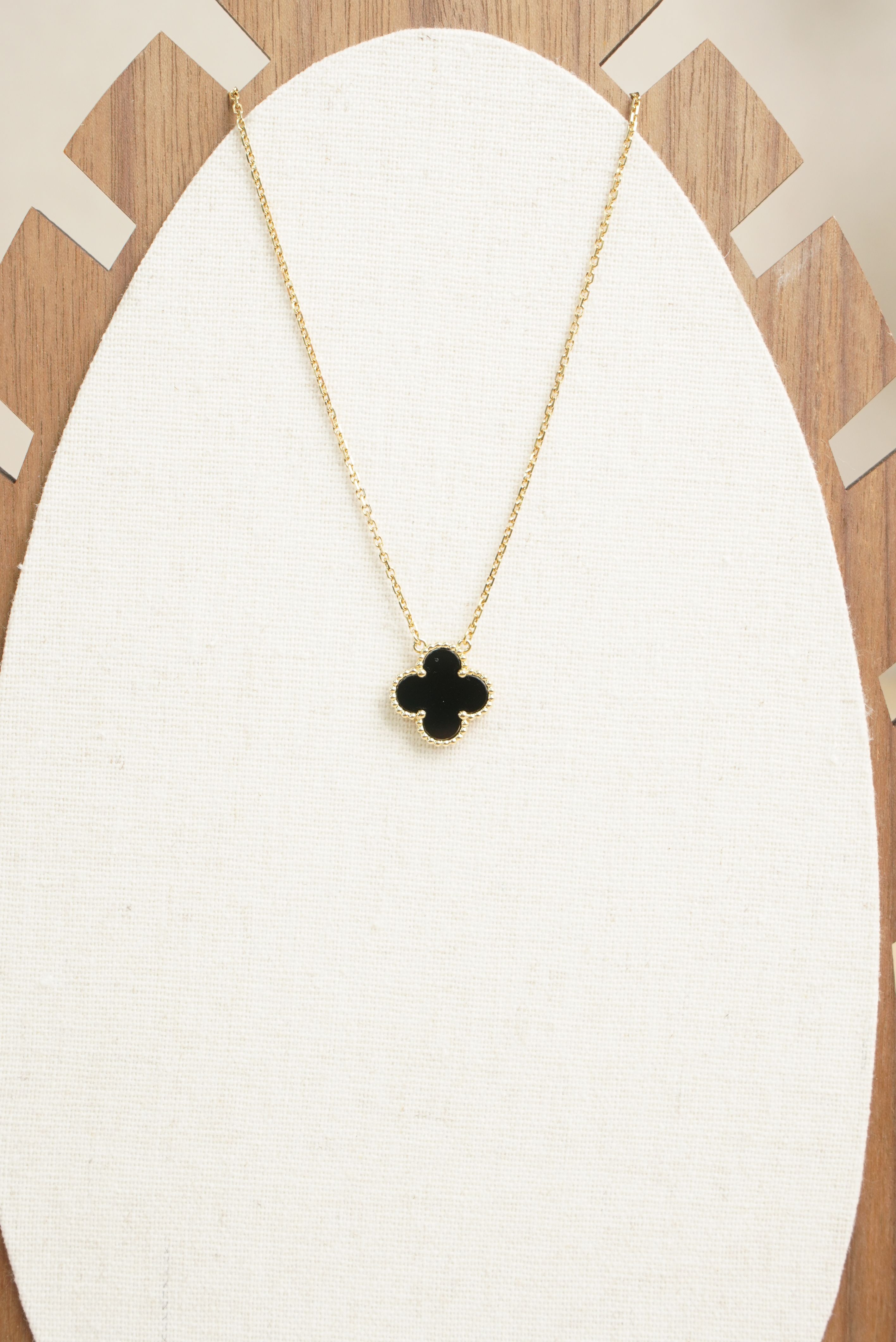 Van Cleef & Arpels Necklace Black18k 42cm