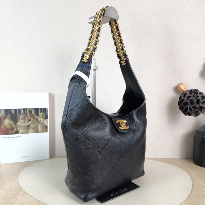 Chanel Shoulder Bag hobo Black Lambskin One Size 20 × 9 × 20 cm — cover view 3 of 5