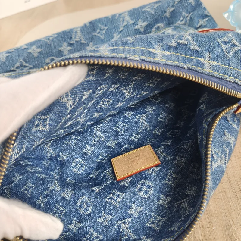 Louis Vuitton Shoulder Bag Baggy hobo Shoulder Bag Blue One Size 30 × 13 × 22 cm — detail view 4 of 10