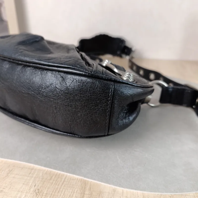 BALENCIAGA Crossbody Bag LE CAGOLE Black Lambskin XS 26 × 7 × 16 cm — detail view 5 of 11
