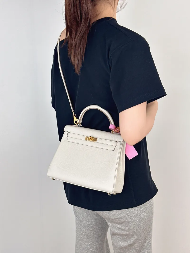 Hermès Shoulder Bag Kelly 25 Gold-Tone Hardware Grey Togo Calfskin Small25 × 7 × 17 cm — on-model view 2 of 2