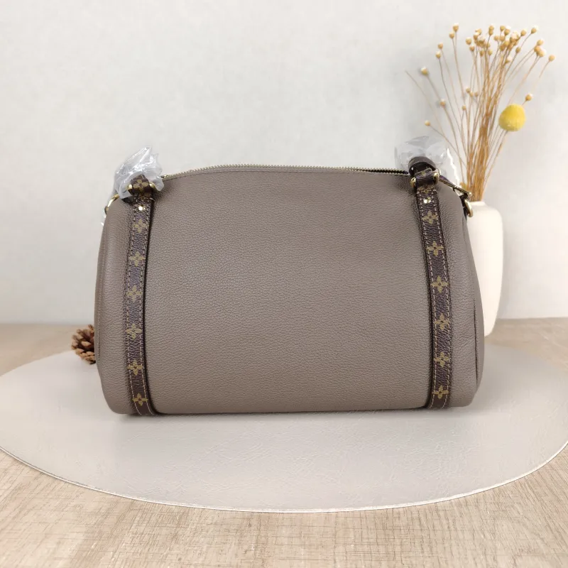 Louis Vuitton Shoulder Bag EXPRESS Shoulder Bag Grey Calfskin Small26 × 13.5 × 17 cm — cover view 2 of 5