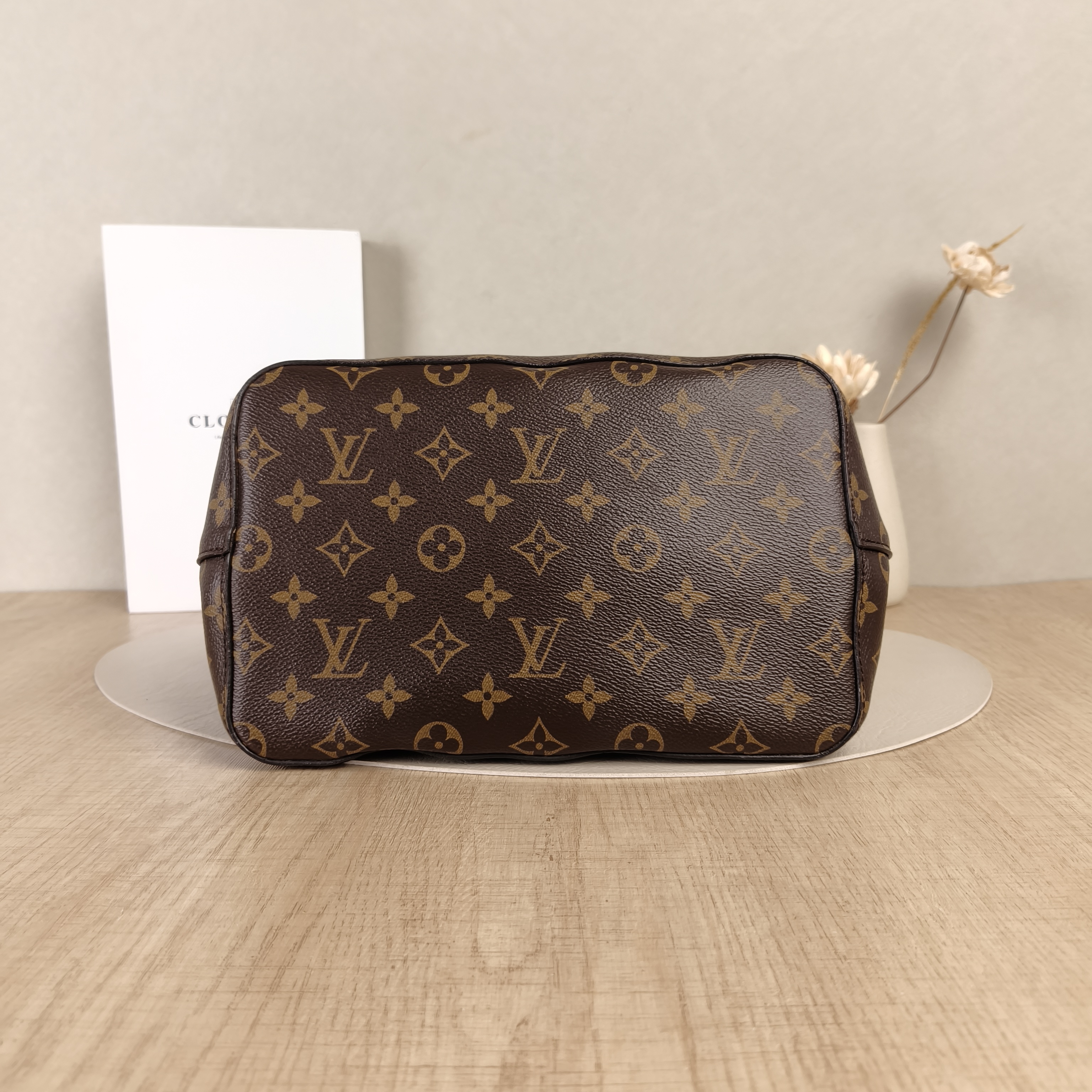 Louis Vuitton Shoulder Bag NÉONOÉ Bucket Bag PVC Medium26 × 17.5 × 26 cm — cover view 3 of 5