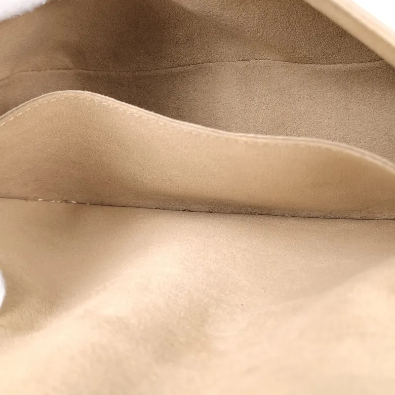 Louis Vuitton Shoulder Bag BUCI Beige Epi Embossed Calfskin 24.5 × 9 × 15.5 cm — detail view 11 of 13