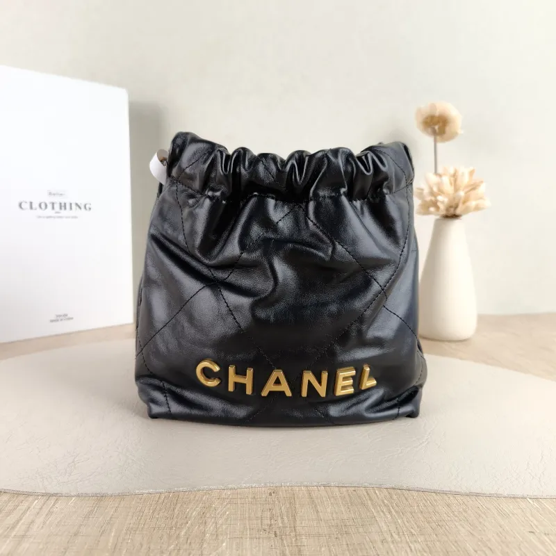 Chanel Shoulder Bag 22Bag Black CC alfskin Mini 20 × 6 × 19 cm
