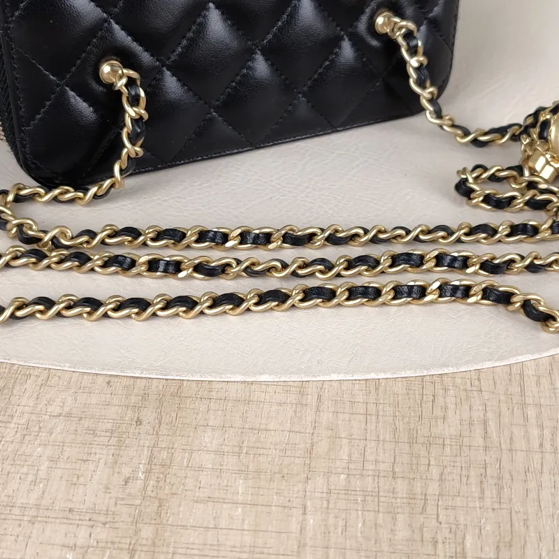 Chanel Crossbody Bag Edition Box Bag Cosmetic Bag Black Lambskin 17 × 8 × 9.5 cm — detail view 11 of 14