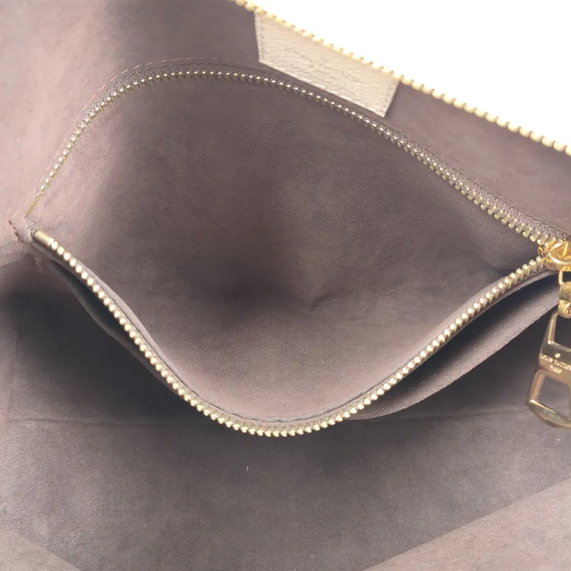 Louis Vuitton carryall Small White Calfskin Microchip Edition · Shoulder Strap Inner Pouch Leather Tag · 29.5 × 12 × 24 cm — detail view 3 of 11