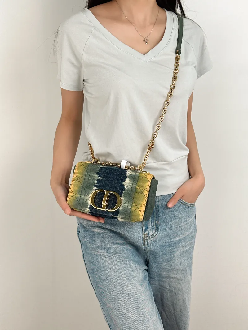 DIOR Crossbody Bag Caro Chain Bag Colorblock Canvas20 × 7 × 13.5 cm — on-model view 1 of 3