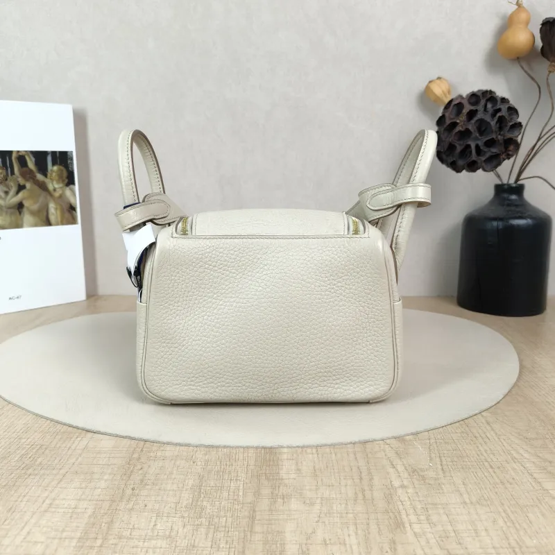 Hermès Crossbody Bag Lindy Mini 198LB eton TC Calfskinmini19 × 9.5 × 13 cm — cover view 6 of 6
