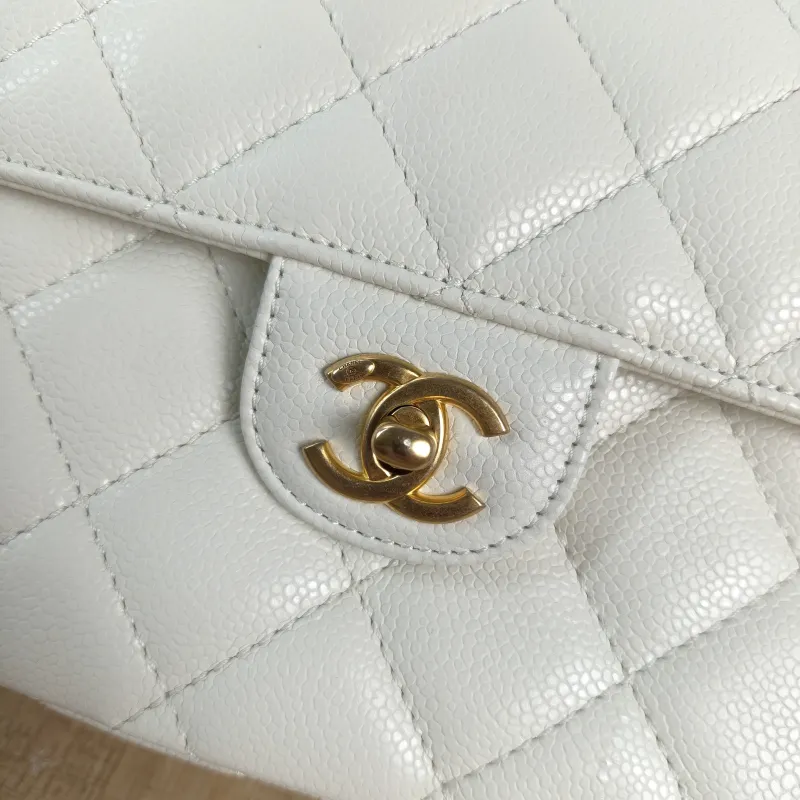 Chanel Crossbody Bag Crossbody Bag White Gold Grained Calfskin One Size 23 × 6 × 16 cm — detail view 7 of 13