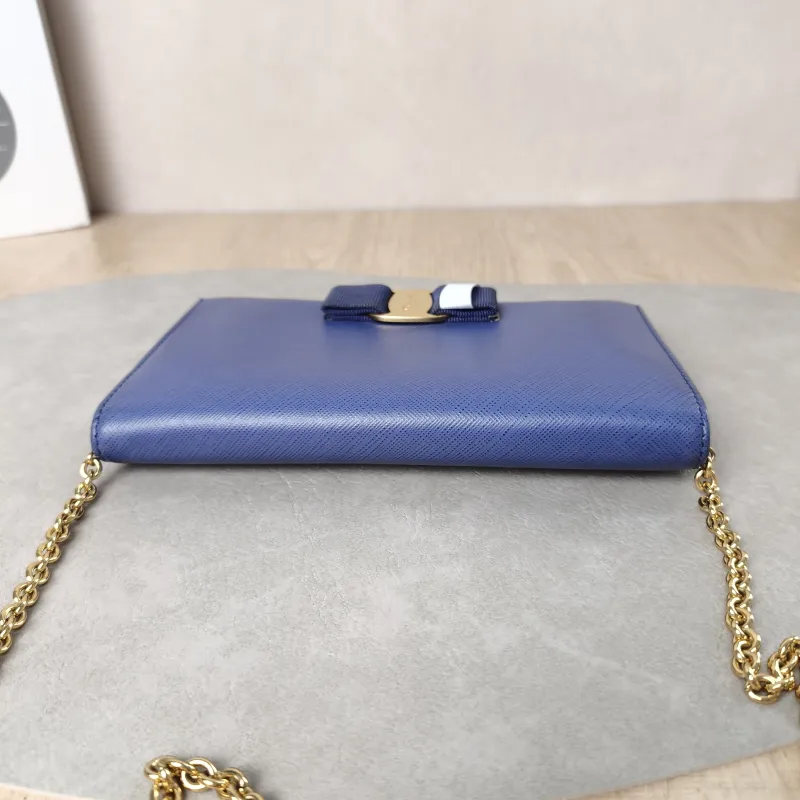 FERRAGAMO Crossbody Bag Chain Bag Blue Calfskin One Size19 × 2 × 11 cm — detail view 4 of 12