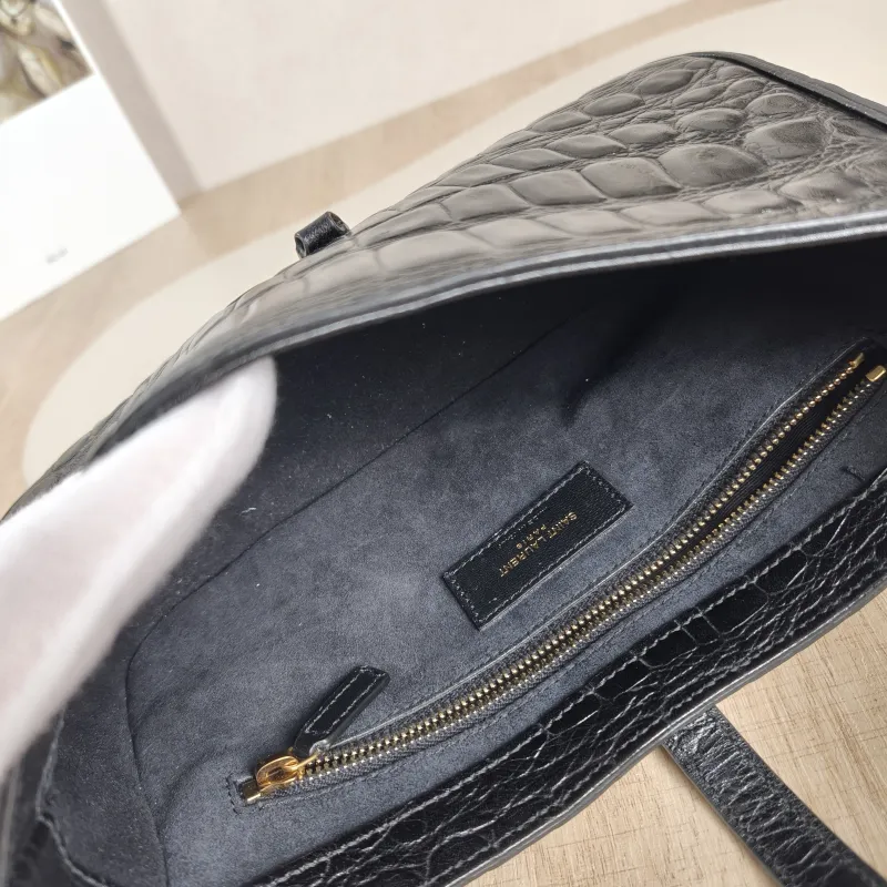 SAINT LAURENT Shoulder Bag LE 5 À 7 Black Calfskin Small 23 × 6.5 × 16 cm — detail view 1 of 10