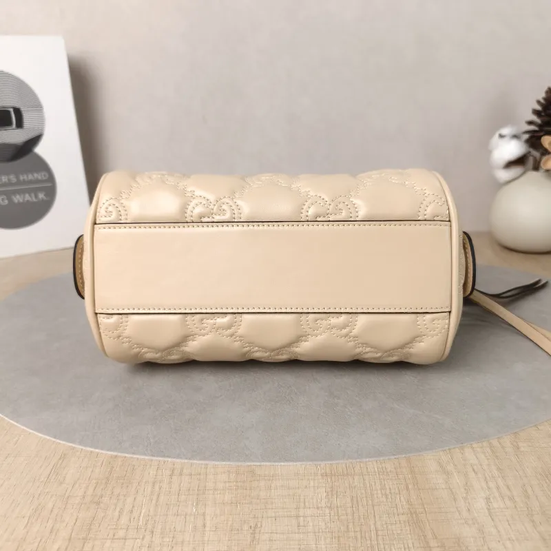 GUCCI Crossbody Bag GG matelasse Beige Calfskinmini19 × 11 × 13 cm — cover view 3 of 6