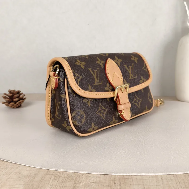 Louis Vuitton Crossbody Bag Diane Baguette Bag Monogram PV Cnano19 × 6 × 10.5 cm — cover view 5 of 6
