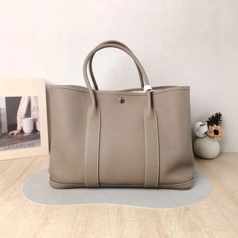 Hermès Top Handle Bag Garden Party 36 36 Negonda Calfskin Large 36 × 17 × 26 cm A — cover view 2 of 5