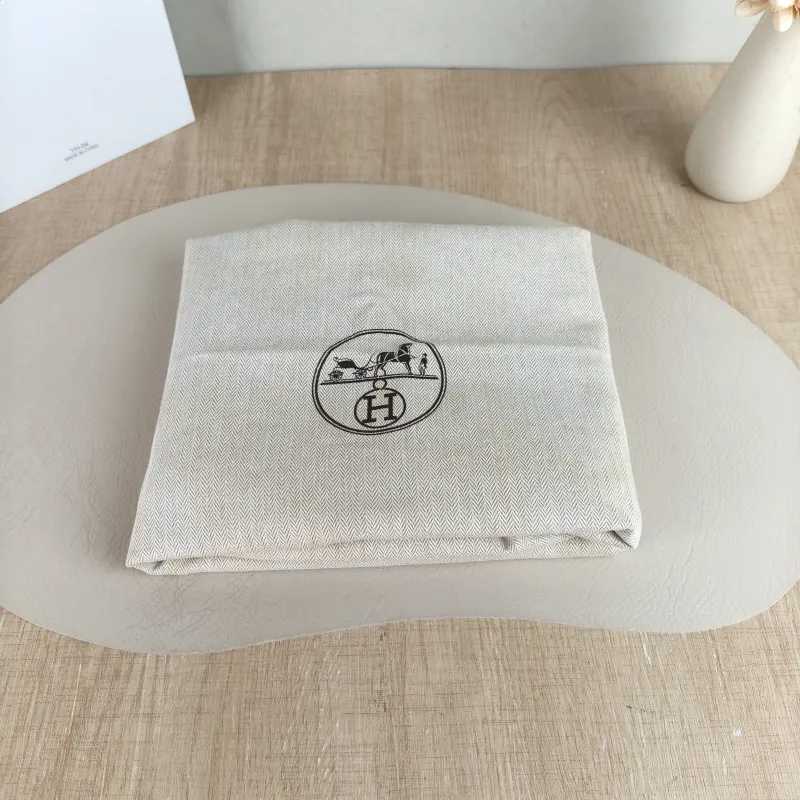 Hermès Top Handle Bag Garden Party 36 36 Beige Canvas · Calfskin Large 36 × 17 × 26 cm R — detail view 6 of 10